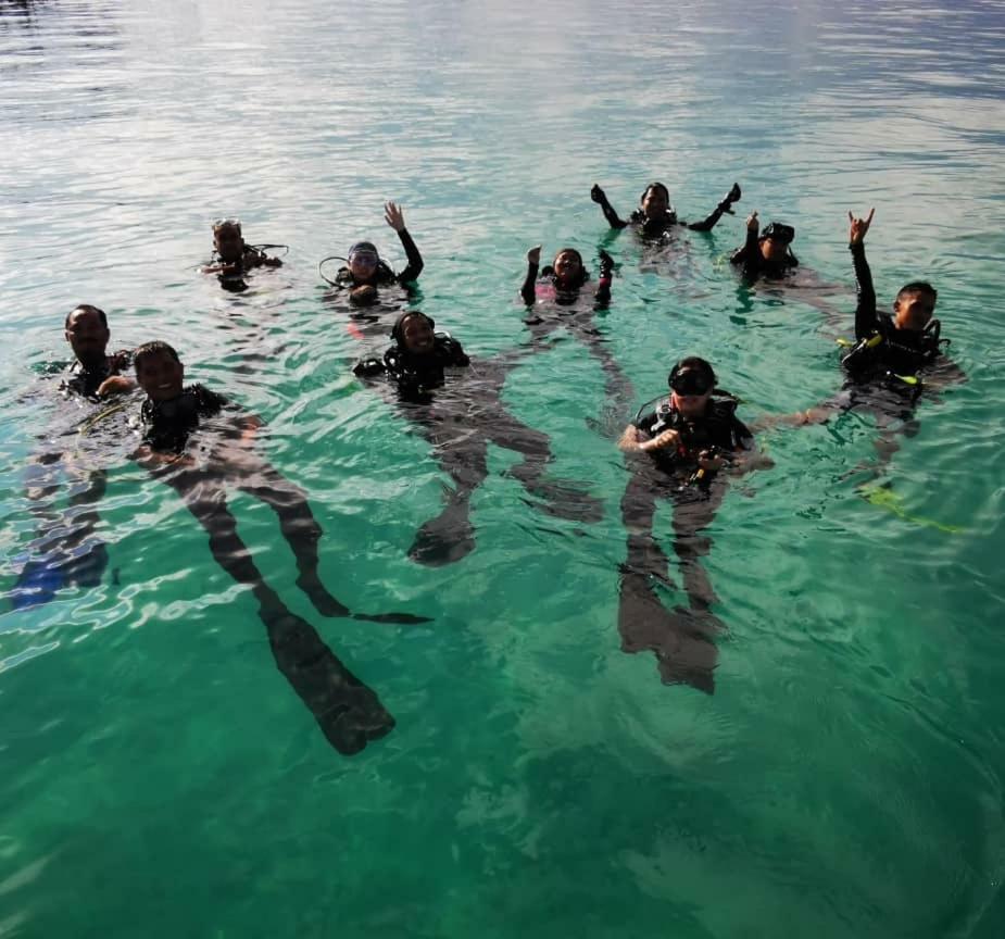 Spheredivers Scuba & Leisure Mabul Island Exterior photo